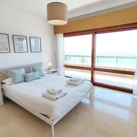 Reales アパート *